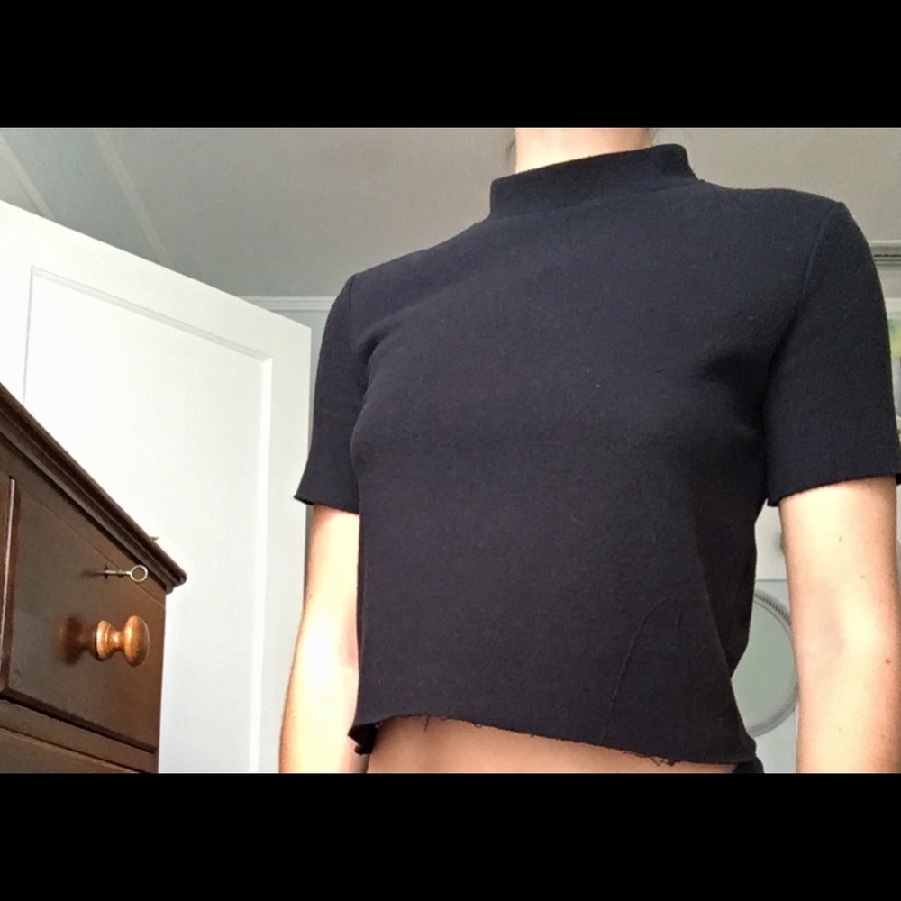 Black cropped shirt with high neck
